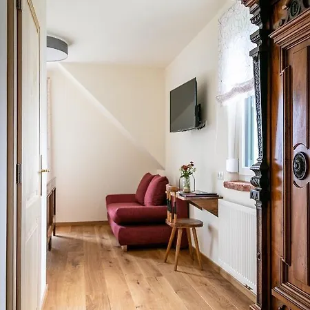 Weinhof Reichmann Bed & Breakfast *