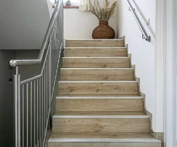 Weinhof Reichmann 住宿加早餐酒店 Sankt Peter am Ottersbach